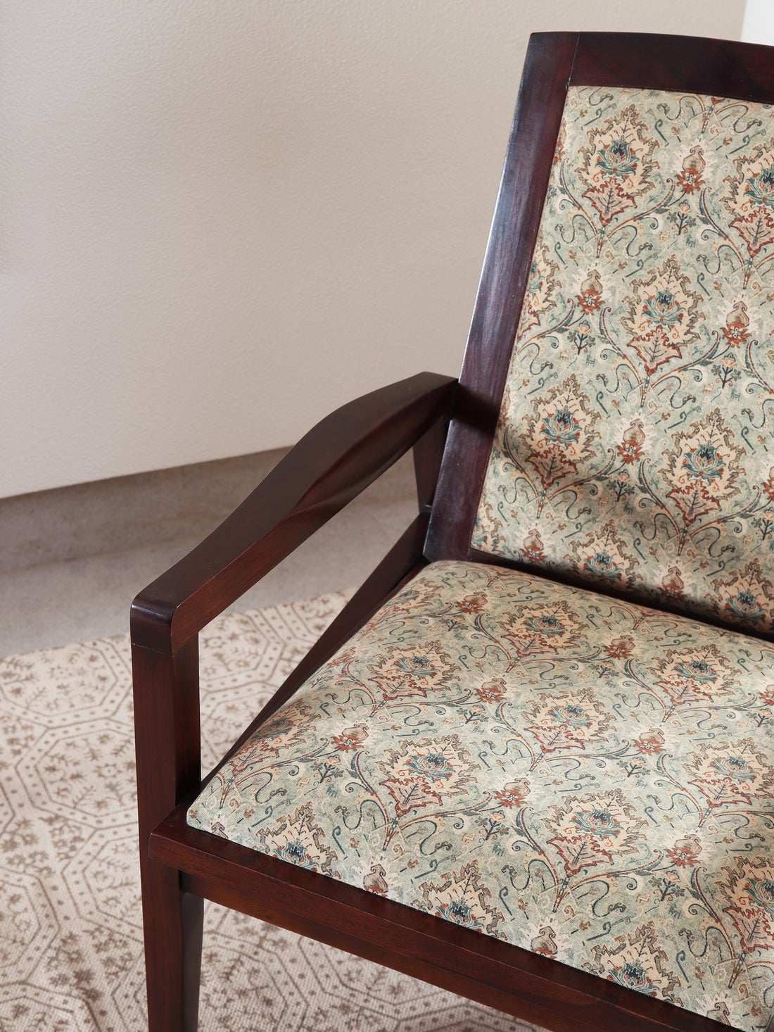 Viraam Chair