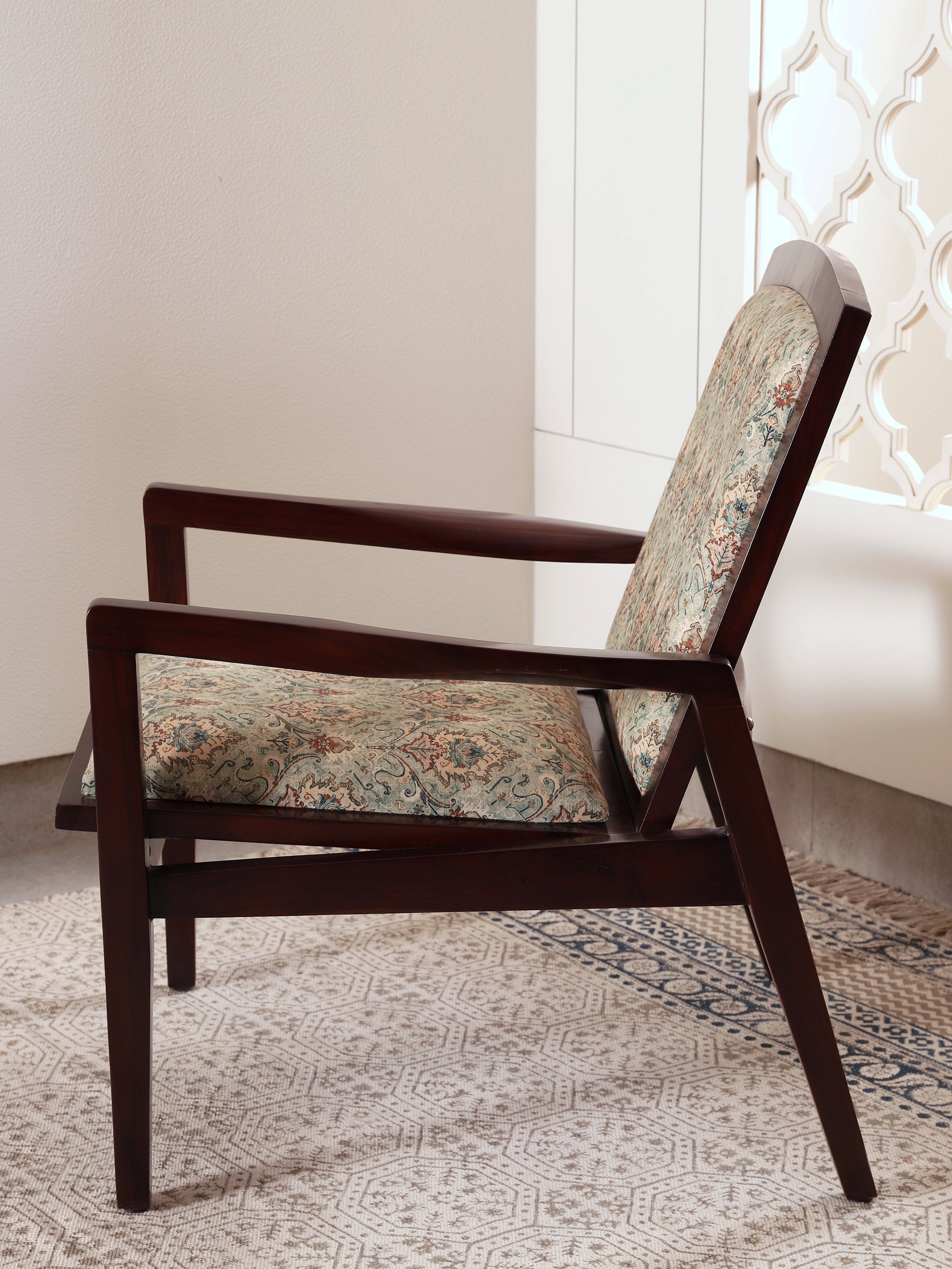 Viraam Chair