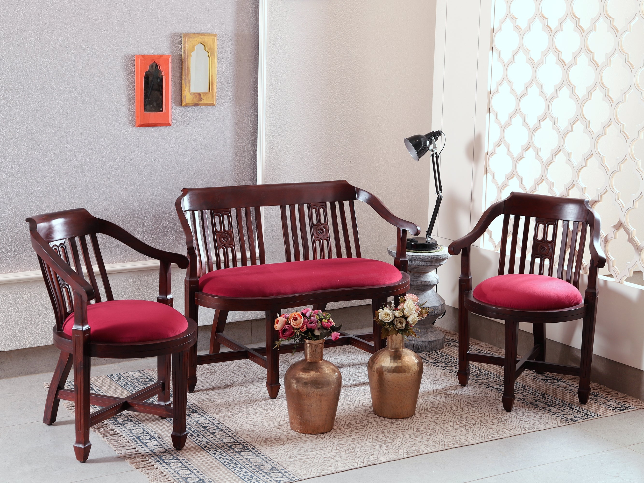Sthira Sofa
