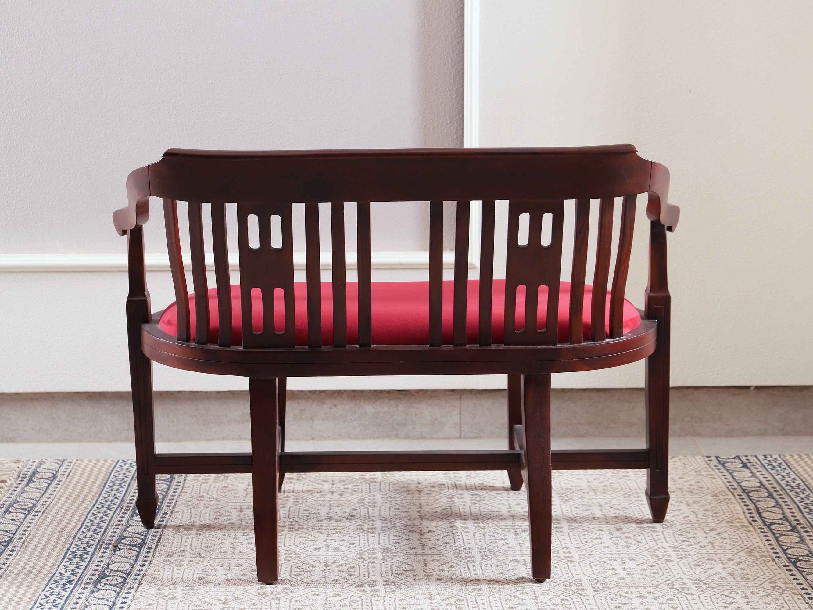 Sthira Sofa