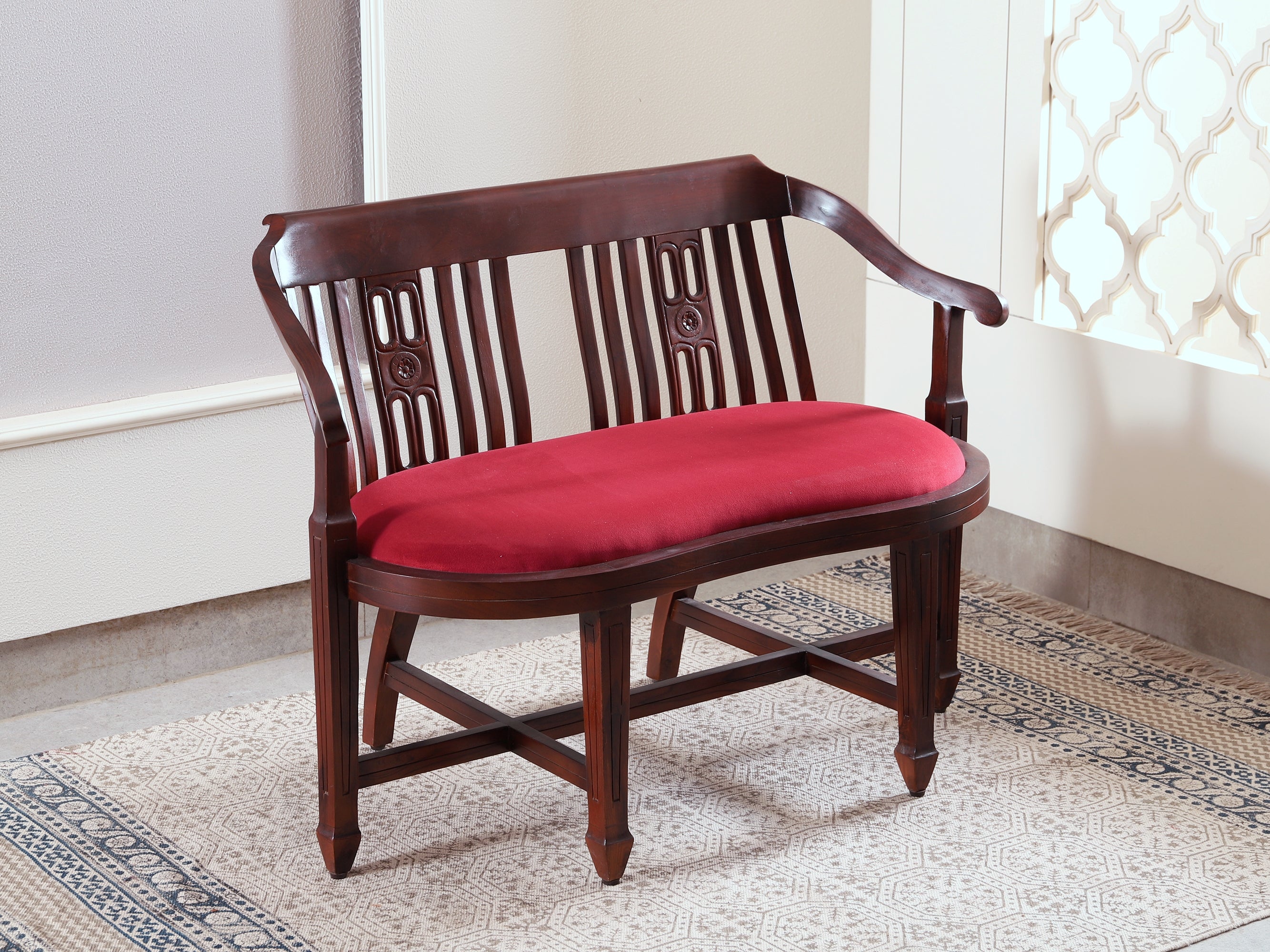 Sthira Sofa
