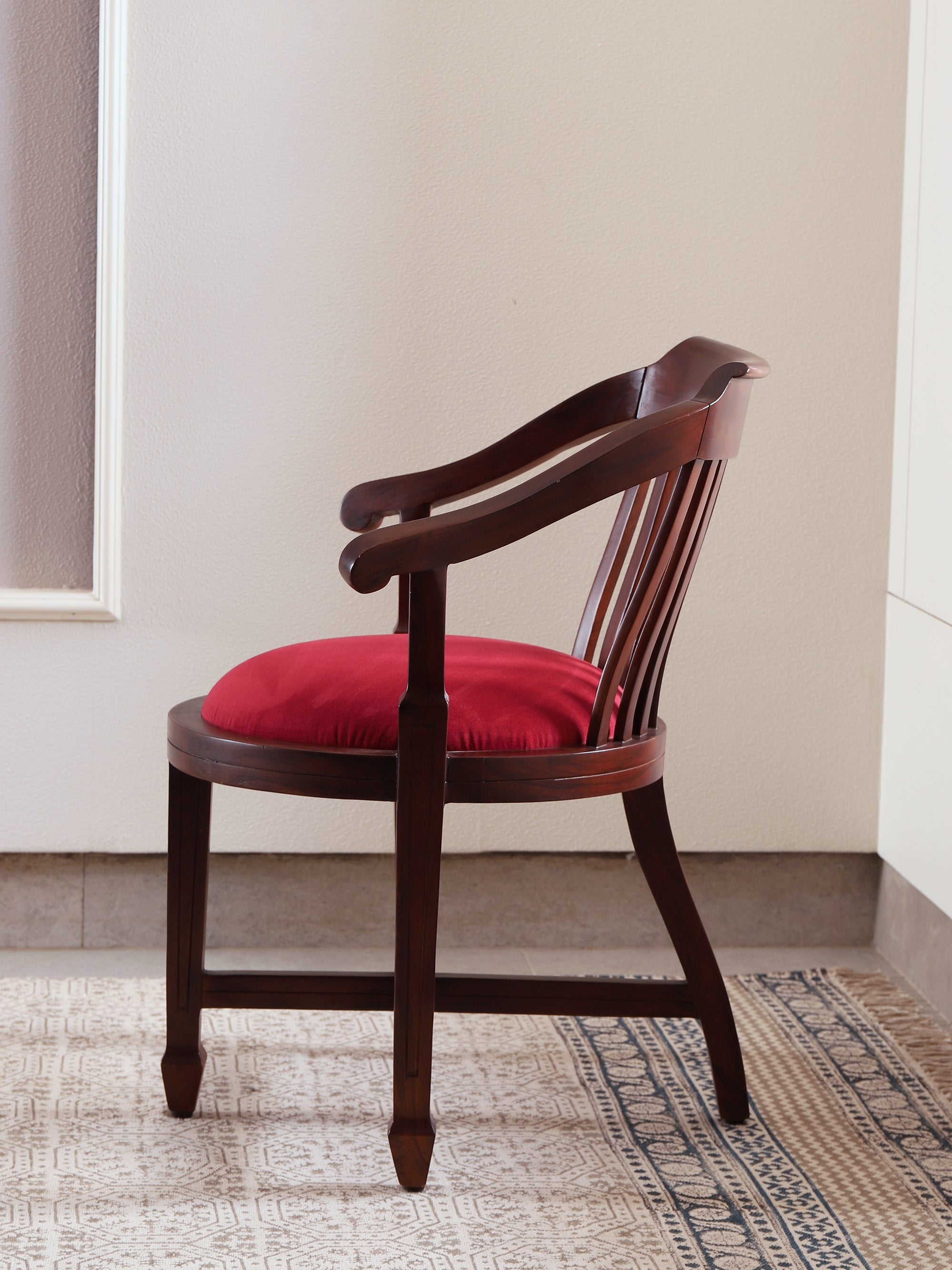 Sthira Chair