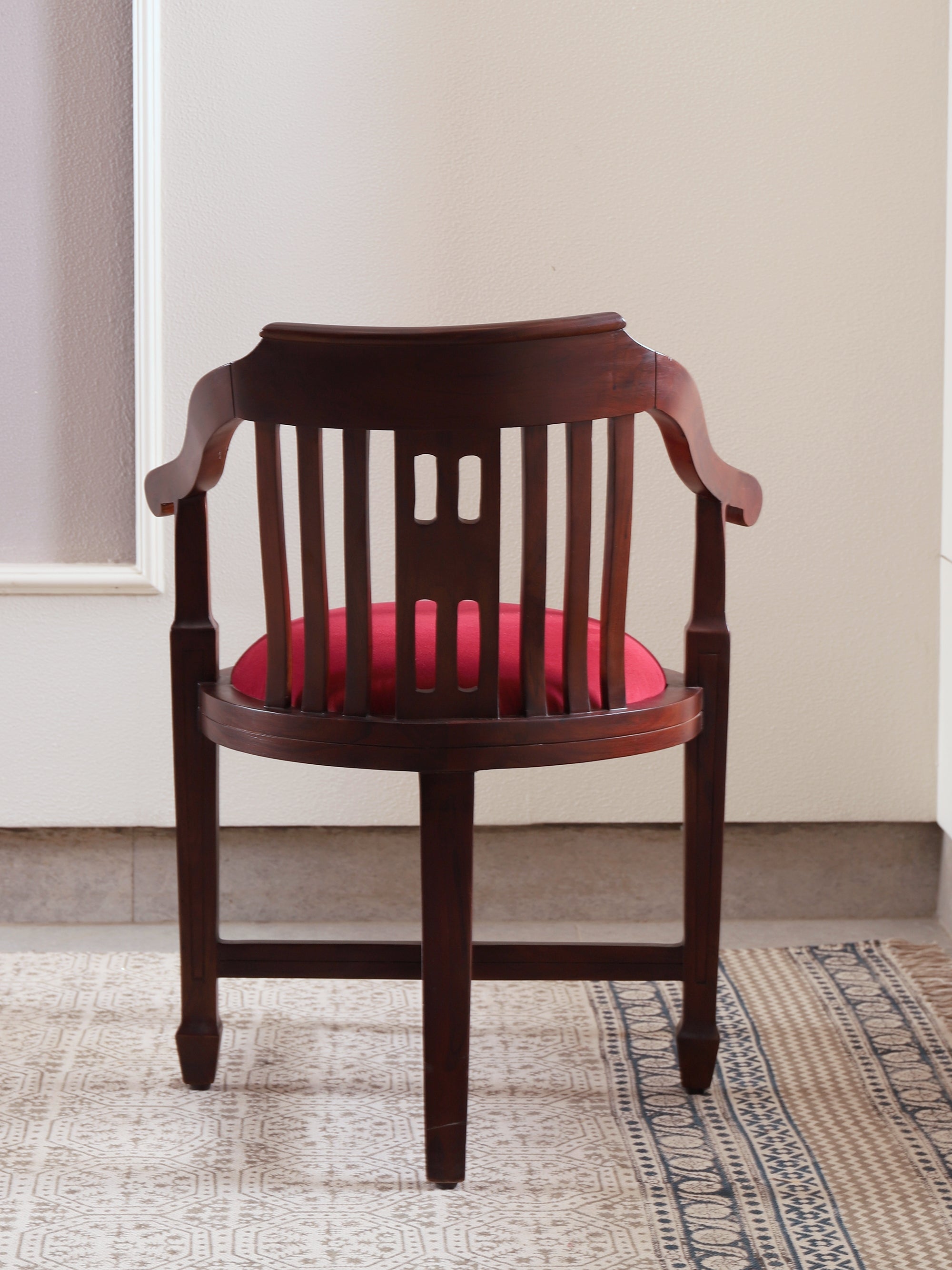 Sthira Chair