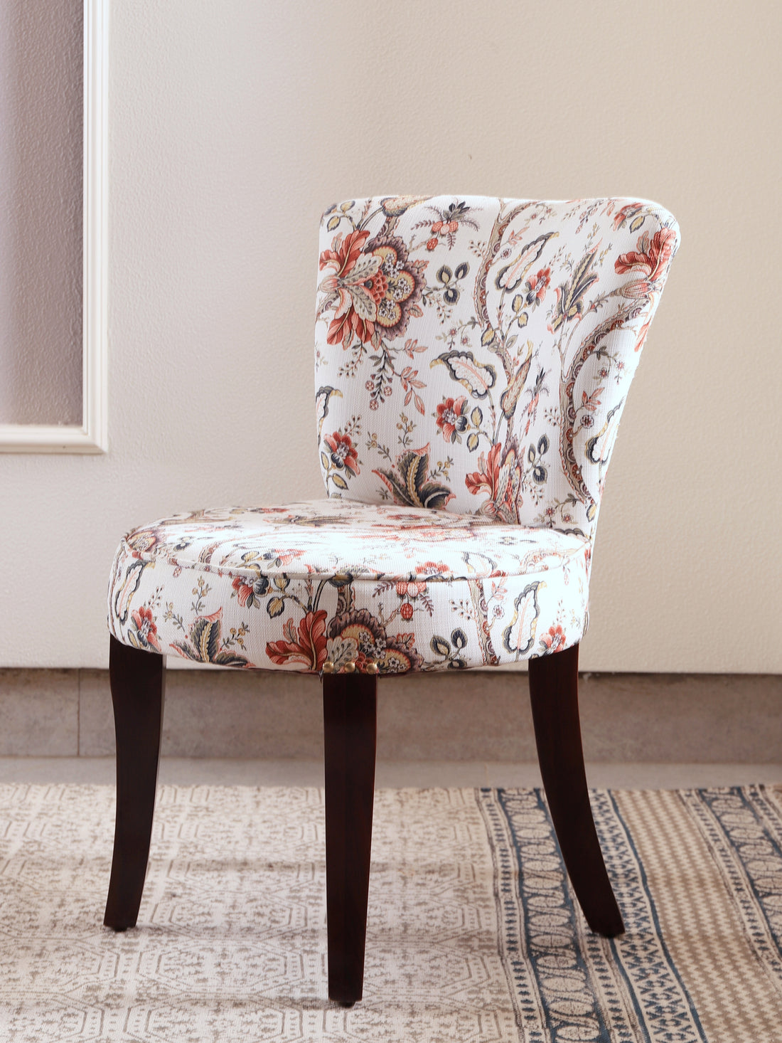 Elara Chair