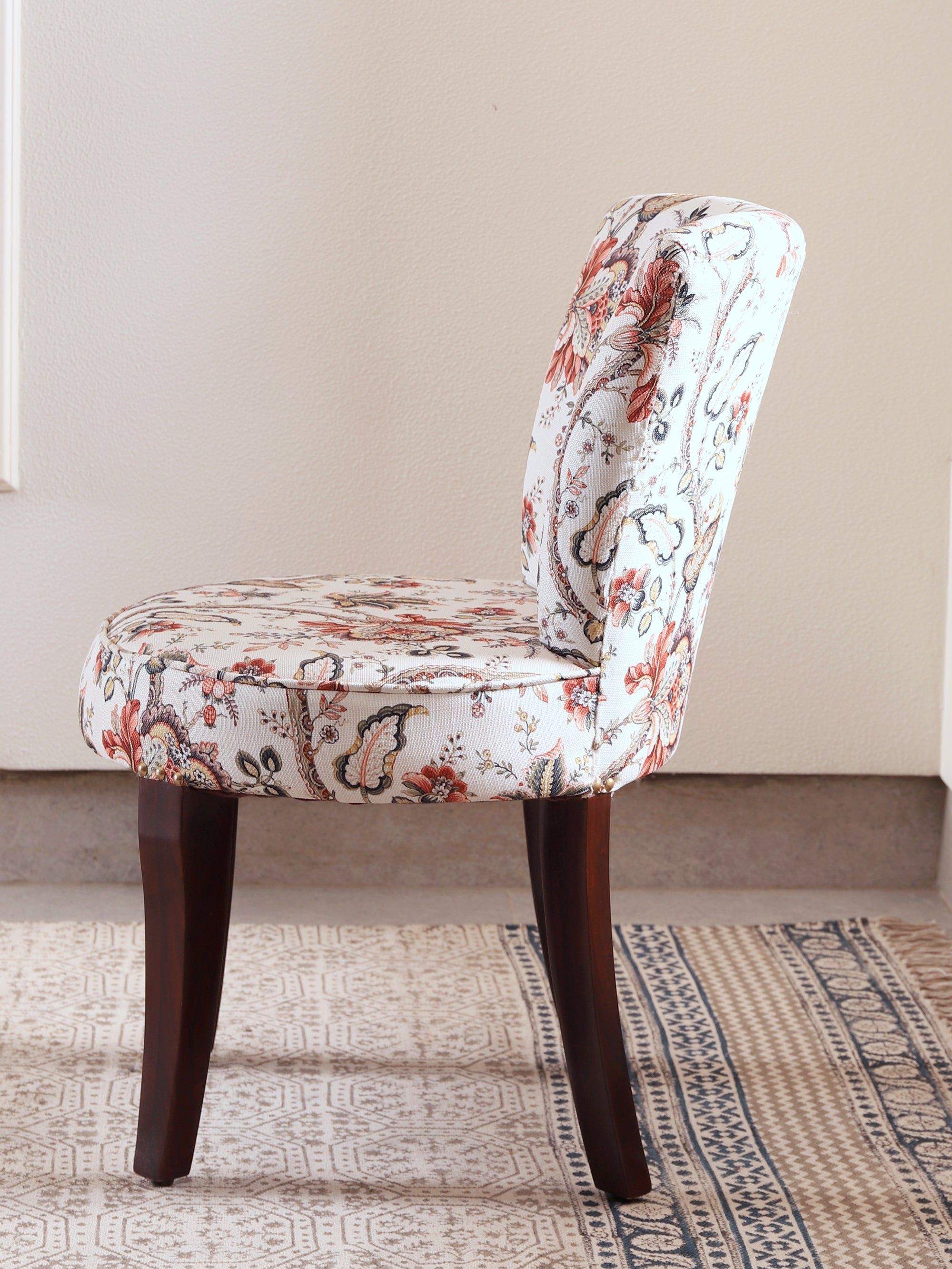 Elara Chair