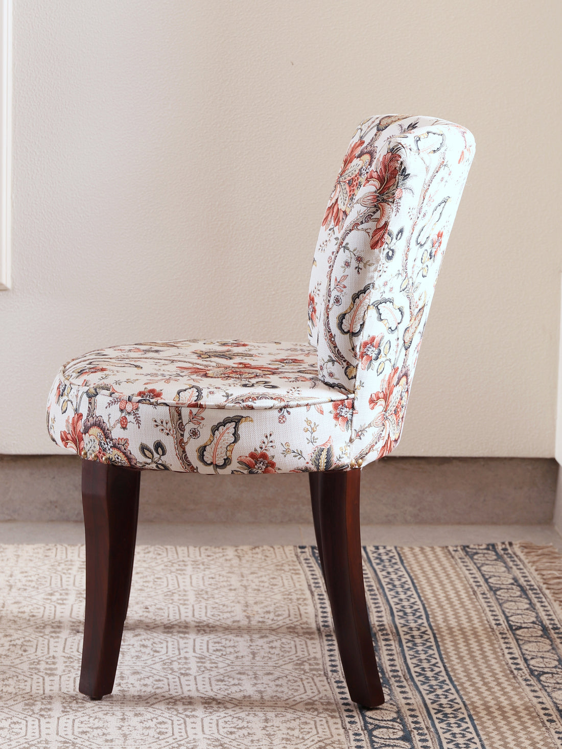 Elara Chair
