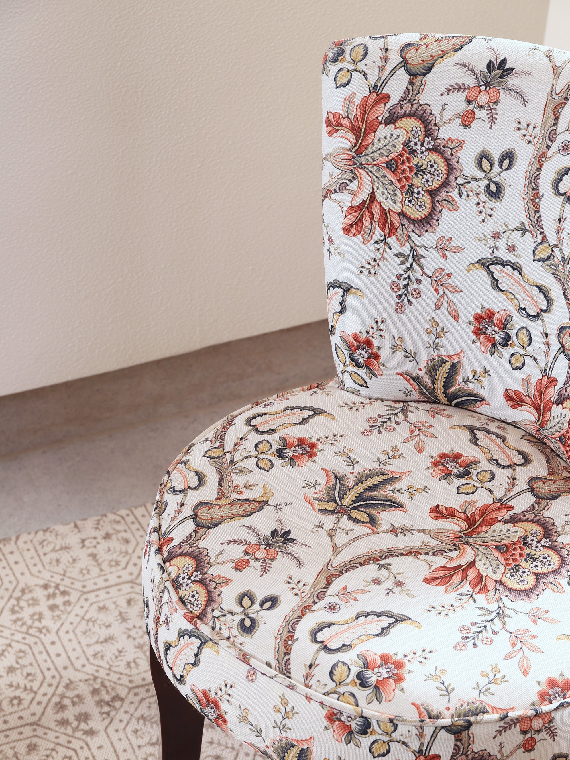 Elara Chair