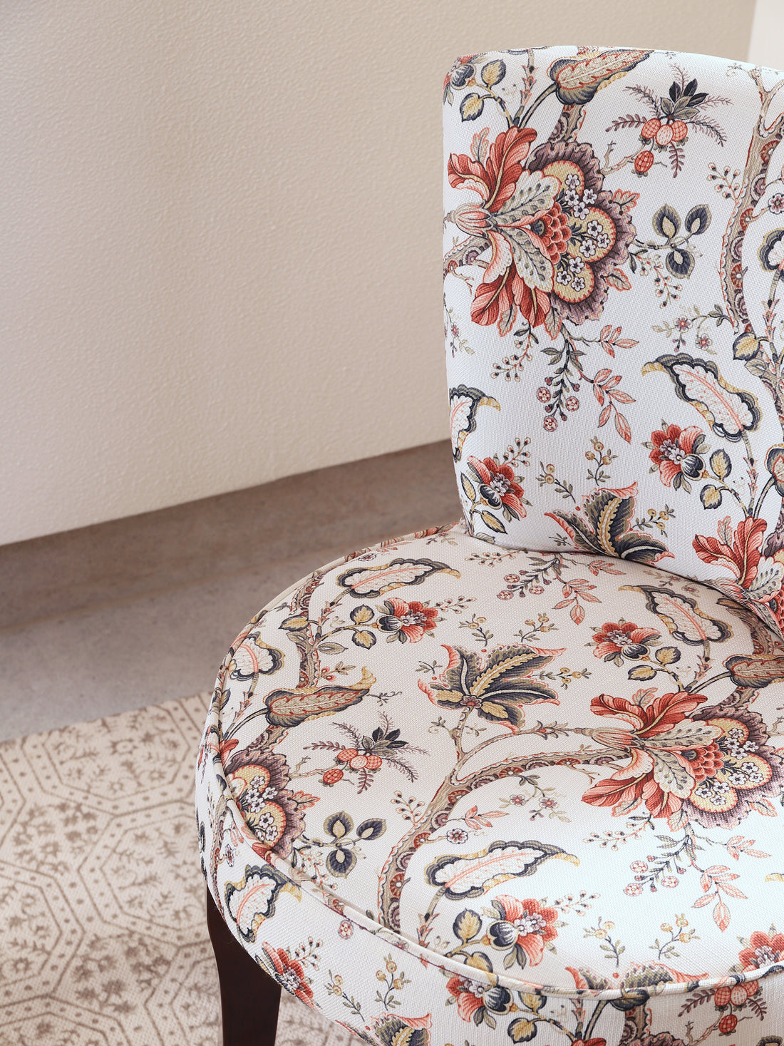 Elara Chair