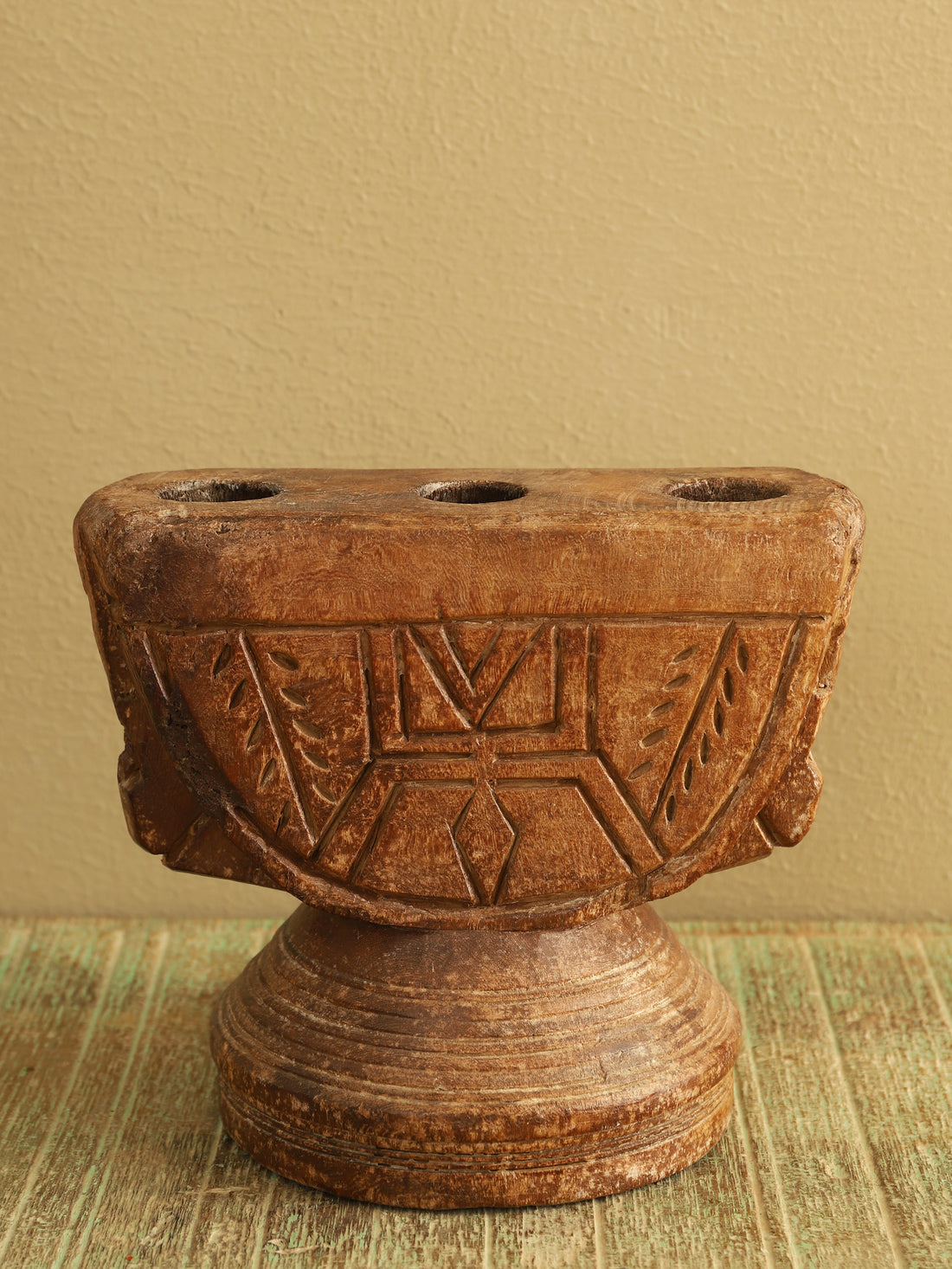 Beejpatra Candle Stand