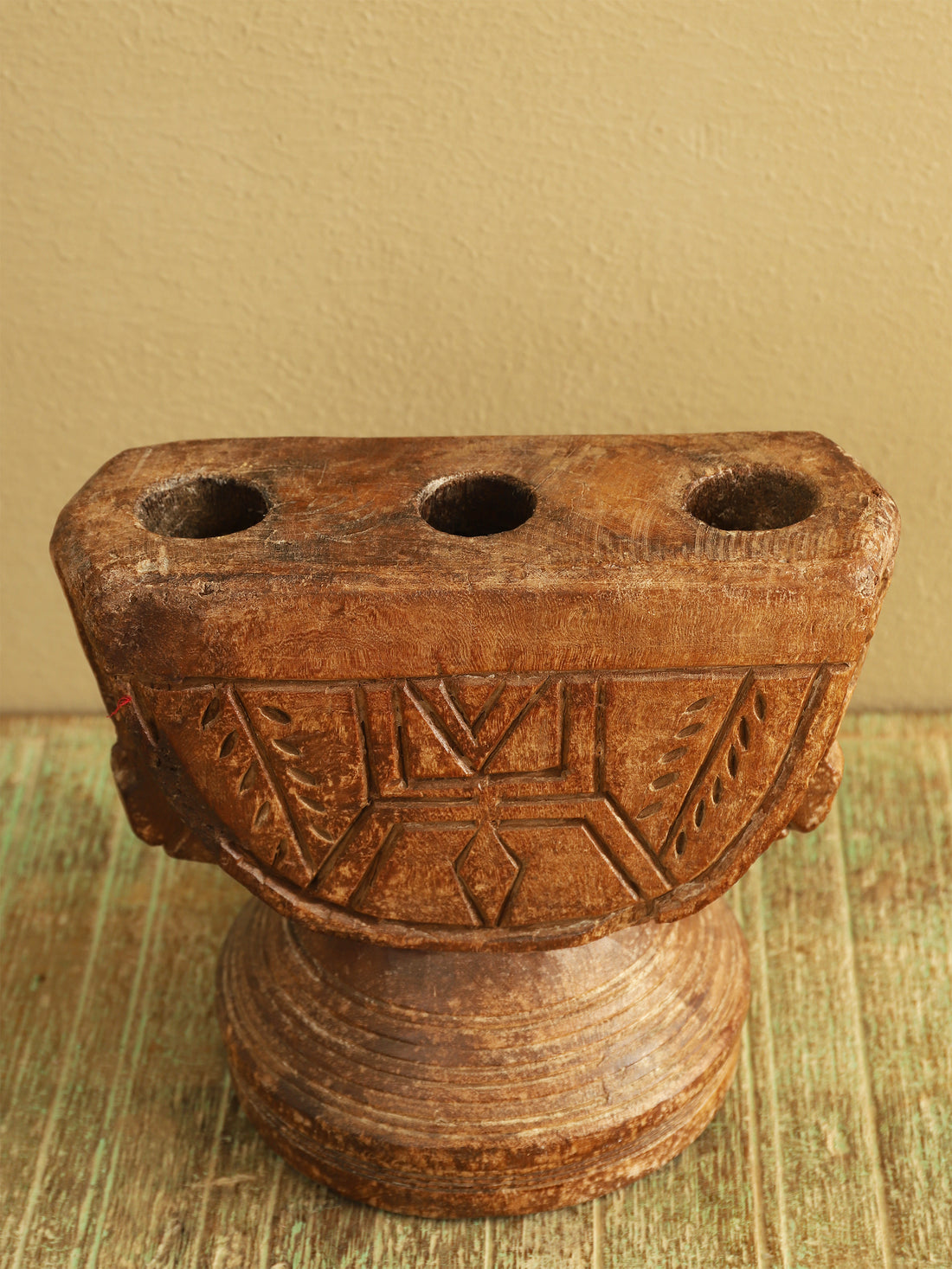 Beejpatra Candle Stand