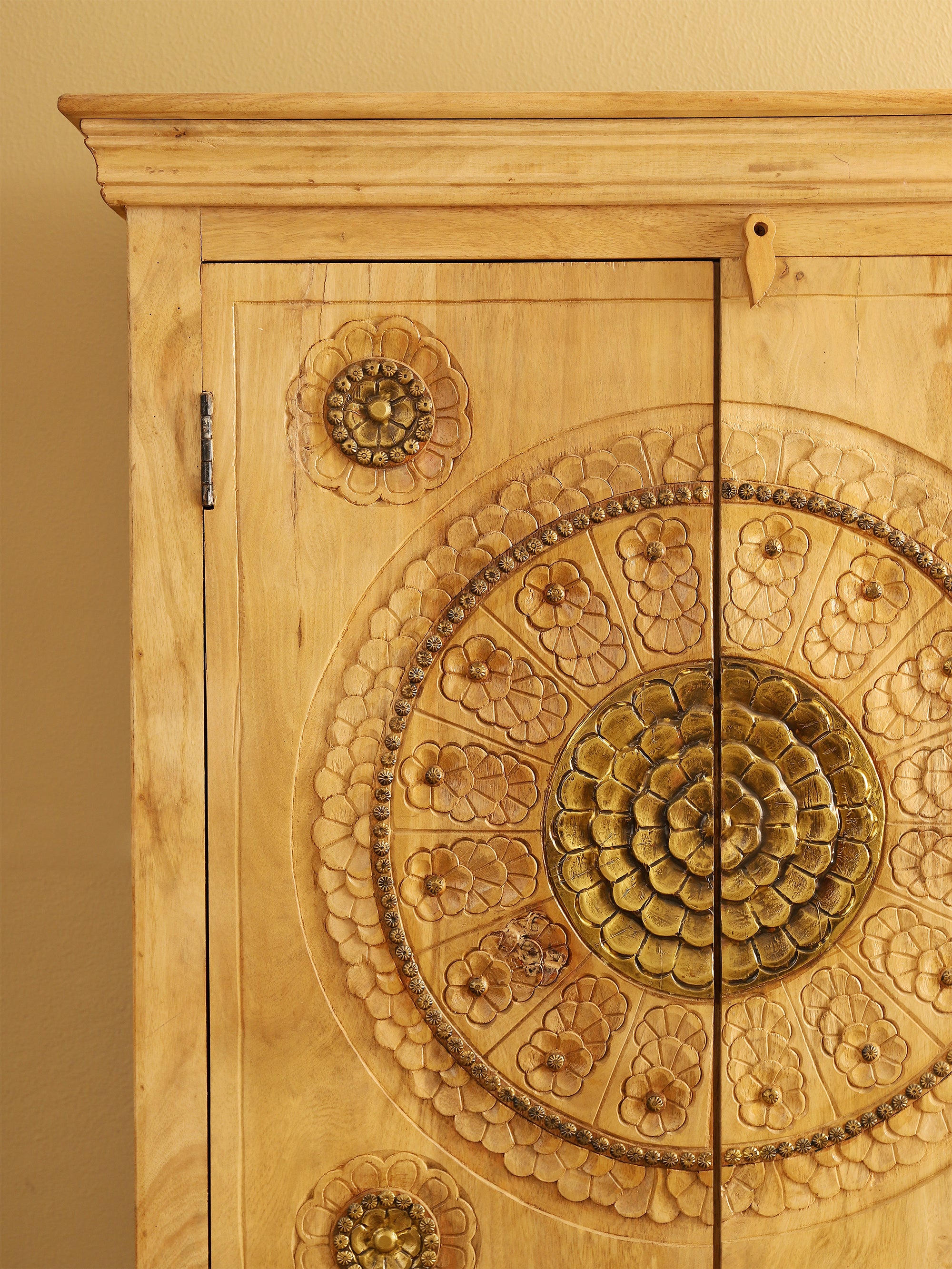 Viraasat Armoire