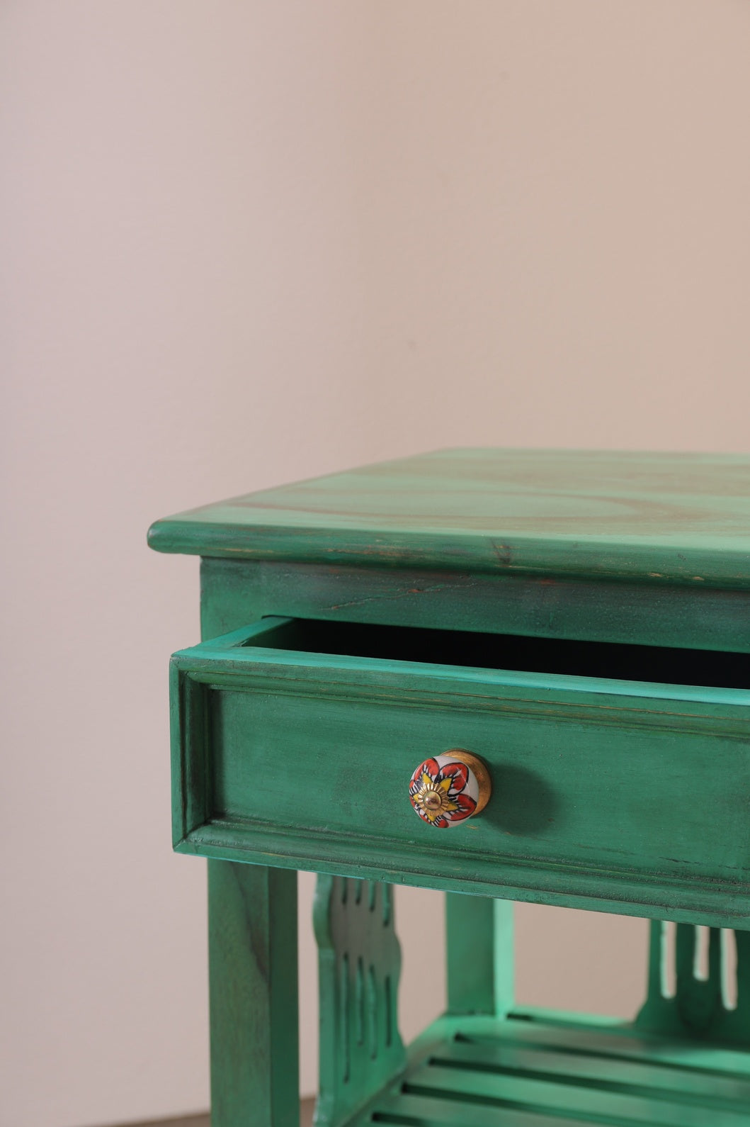 Nivasa Side Table