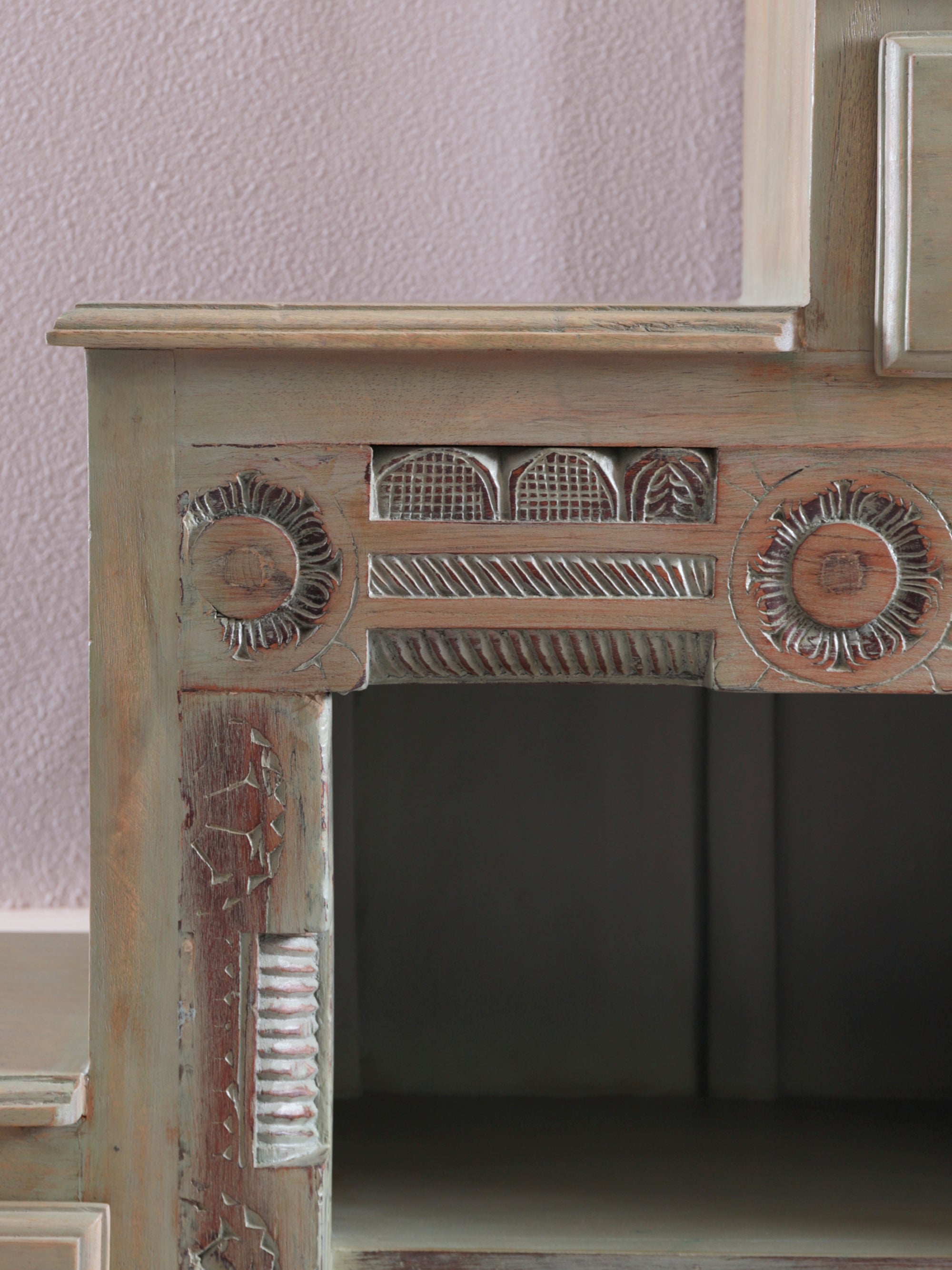 Triveni Console