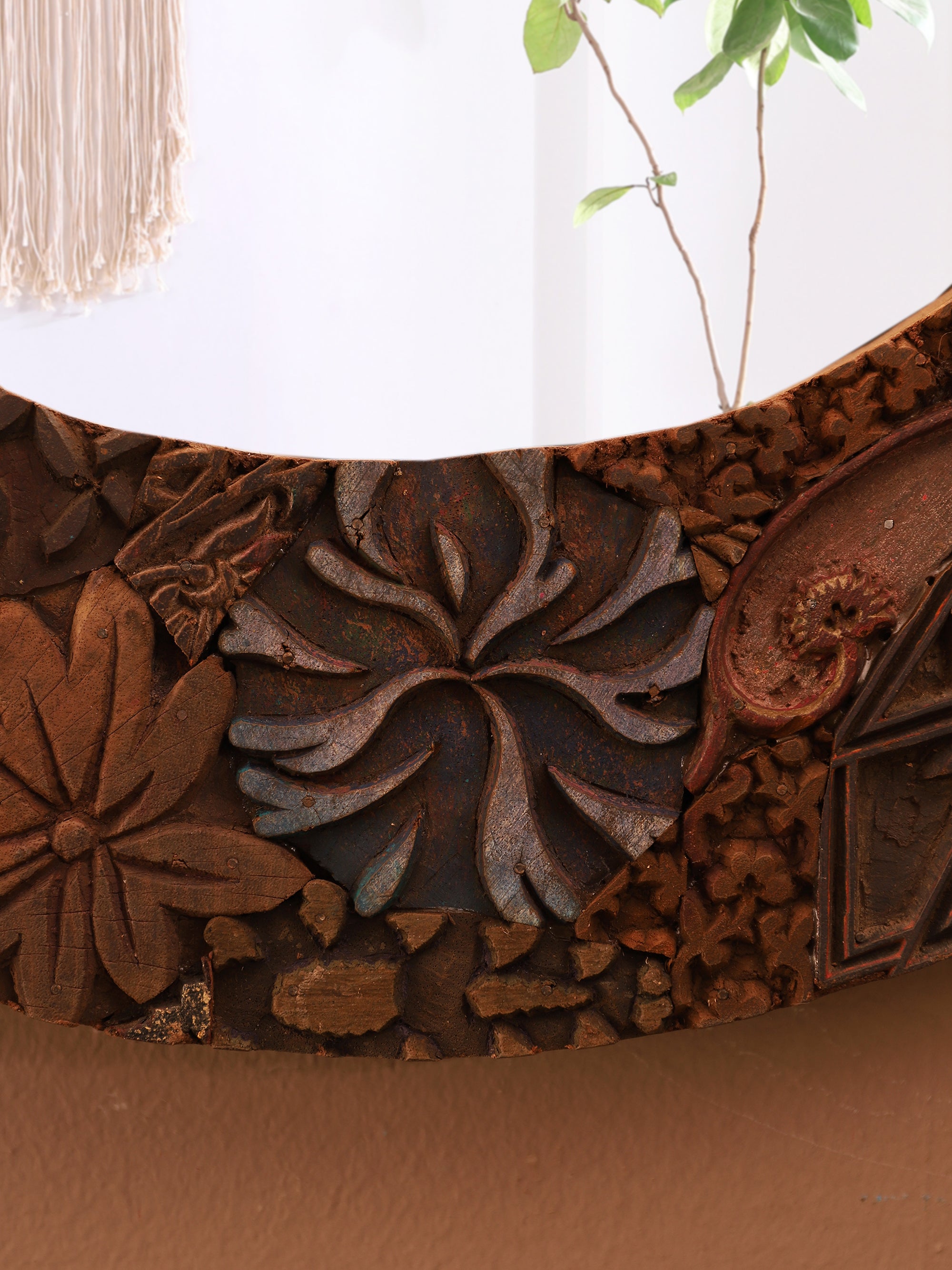 Mudrika Mirror (Round)